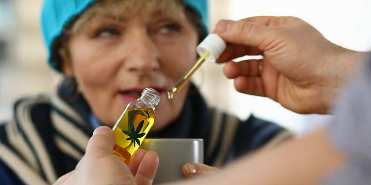 CBD oil elderly As a senior citizen, what should you pay attention to when using CBD oil? In this article, you will read all about CBD for seniors and find practical tips for use.