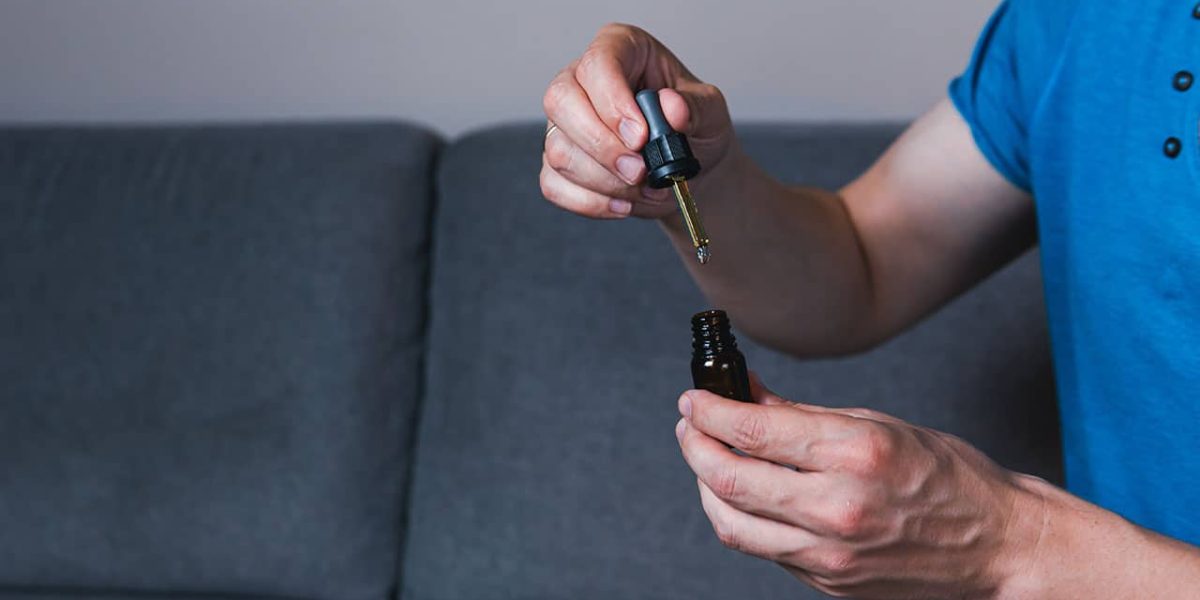 Vier Tipps für den Einstieg in CBD-Öl | Dutch Vitals Fangen Sie auch mit CBD-Öl an? Dann lesen Sie zuerst unsere besten Tipps für Anfänger, damit Sie wissen, was Sie erwartet und alle Vorteile nutzen können.